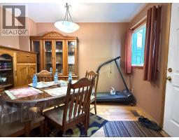 1566 CURRY AVENUE - 9