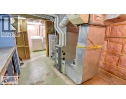 2332 MOY AVENUE - 32
