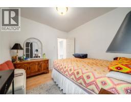 1531 WINDSOR AVENUE - 21