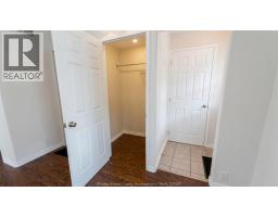 721-723 CAMPBELL AVENUE - 17