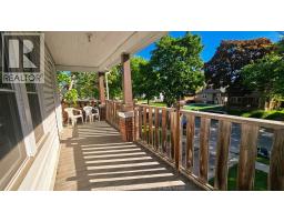 721-723 CAMPBELL AVENUE - 23