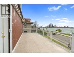 1441 RIVERSIDE DRIVE East - 40