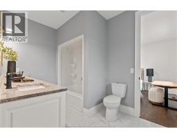 3161 MCROBBIE - 33