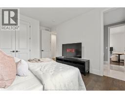 3161 MCROBBIE - 34
