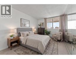 380 PELISSIER STREET UnitNo. 1302 - 23
