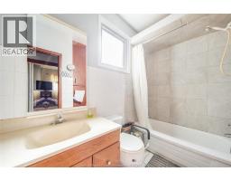 1249 MARENTETTE AVENUE - 18