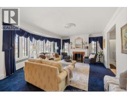 2203 VICTORIA - 15