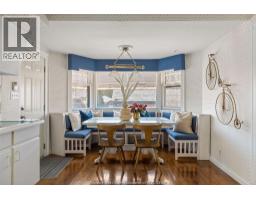 2203 VICTORIA - 19