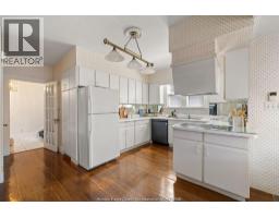 2203 VICTORIA - 21