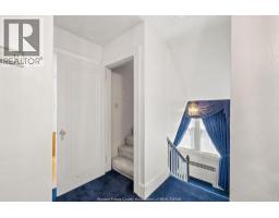 2203 VICTORIA - 44
