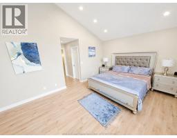 242 DONALD CRESCENT - 24