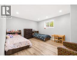 242 DONALD CRESCENT - 33