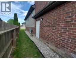 242 DONALD CRESCENT - 34