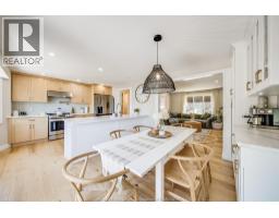 384 AMBERLY CRESCENT - 14