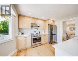 384 AMBERLY CRESCENT - 17