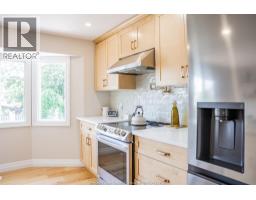 384 AMBERLY CRESCENT - 19
