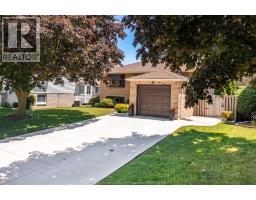 384 AMBERLY CRESCENT - 2