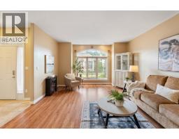 15 OAKGROVE LANE - 8