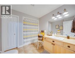 1971 LUXURY AVENUE - 28