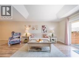 1971 LUXURY AVENUE - 9