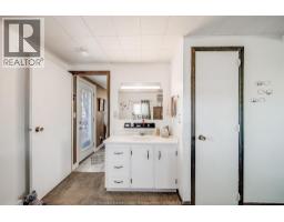 110 BROOKS BOULEVARD - 25