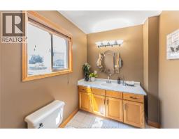 120 HAMPTON CRESCENT - 22