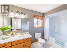 120 HAMPTON CRESCENT - 32