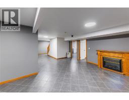120 HAMPTON CRESCENT - 34