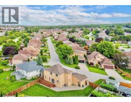 120 HAMPTON CRESCENT - 47