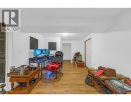 77 Whelan DRIVE - 32