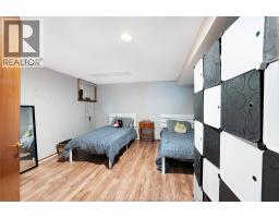 1938 FERNDALE AVENUE - 26