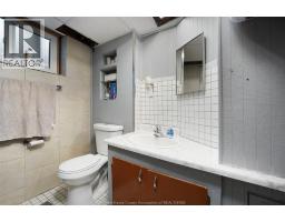 1938 FERNDALE AVENUE - 32