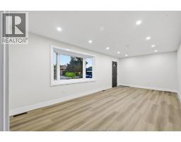2733 LLOYD GEORGE BOULEVARD - 13