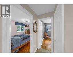 7 CHURCHILL AVENUE - 18