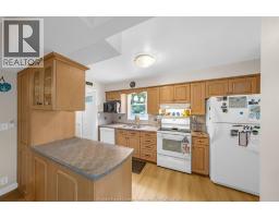 7 CHURCHILL AVENUE - 26