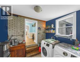 7 CHURCHILL AVENUE - 31