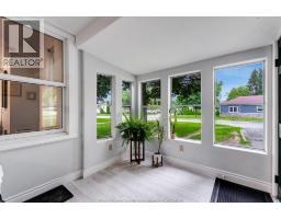 35 Grace AVENUE - 3