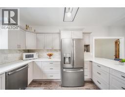90 VICTORIA AVENUE - 12