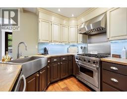 1528 VICTORIA AVENUE - 16
