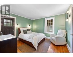 1528 VICTORIA AVENUE - 21