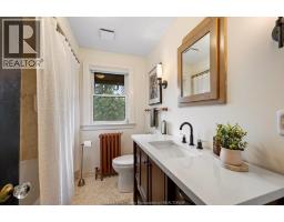 1528 VICTORIA AVENUE - 22