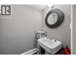 1528 VICTORIA AVENUE - 25