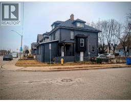 61 Giles BOULEVARD East - 2