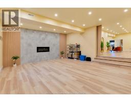 4667 WYANDOTTE STREET East - 32