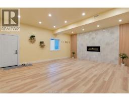 4667 WYANDOTTE STREET East - 33
