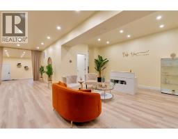 4667 WYANDOTTE STREET East - 35