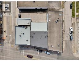 4667 WYANDOTTE STREET East - 4