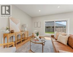 157 BLUE JAY CRESCENT - 14