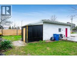 402 Oak STREET East - 23