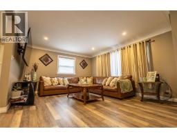 7 GLADSTONE AVENUE - 16
